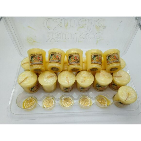 18 Yankee Candle Christmas Cookie Votive Candle lot, Original Packaging, New - Picture 2 of 6